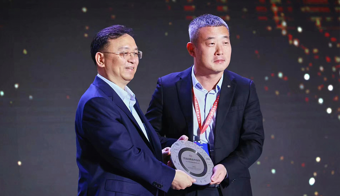 欧博abg官网车载屏品质交付 获比亚迪“杰出战略合作伙伴”大奖